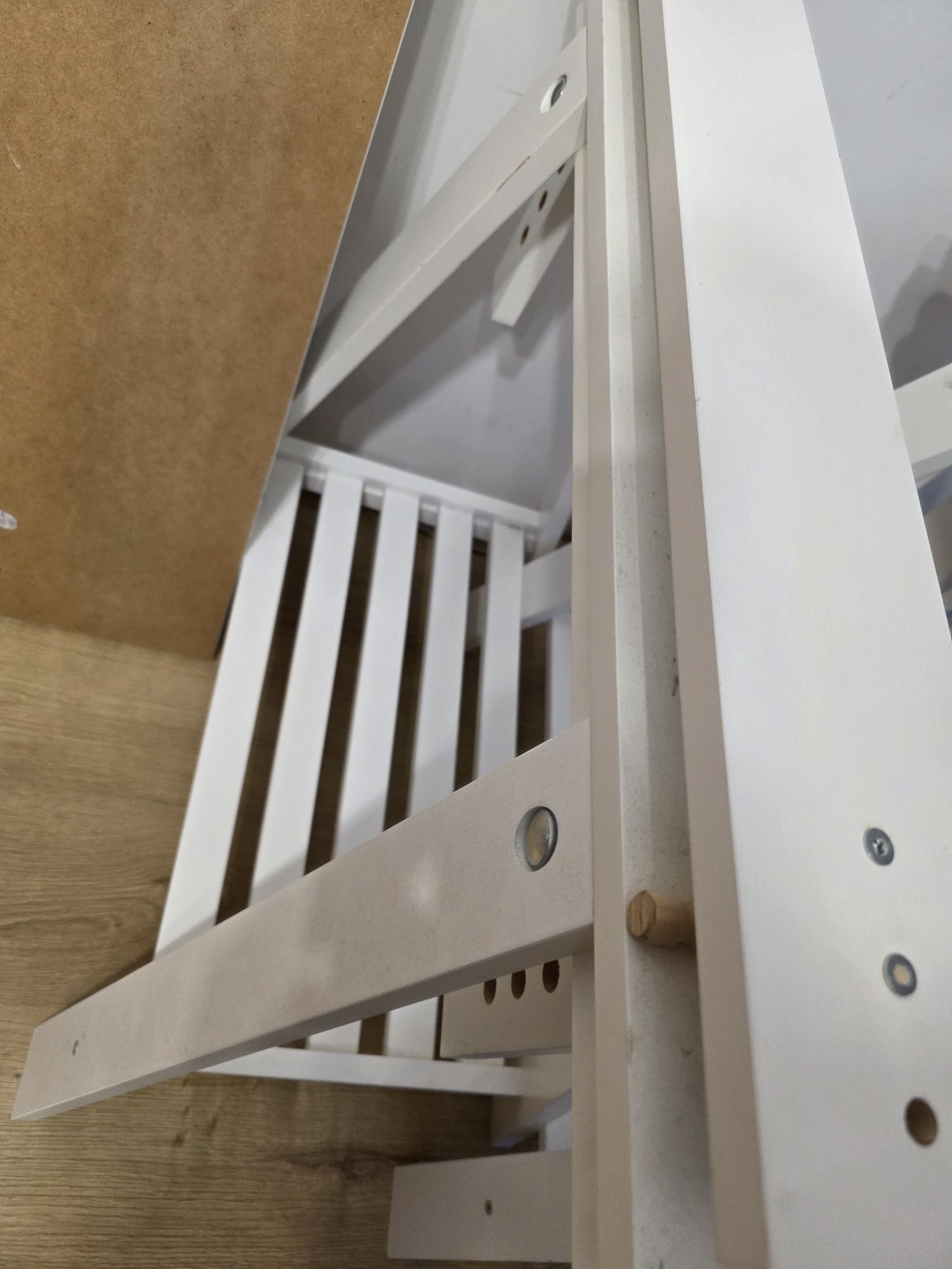 Białe biurko kreślarskie z Ikea używane