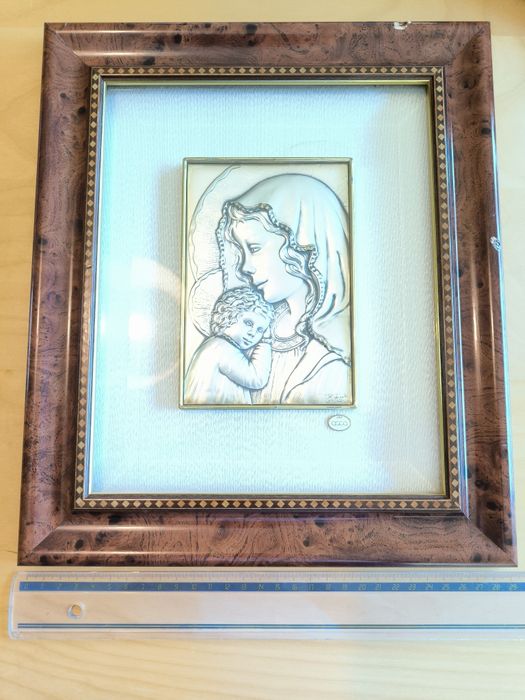 Quadro com figura de Mãe Maria e Jesus em prata de lei