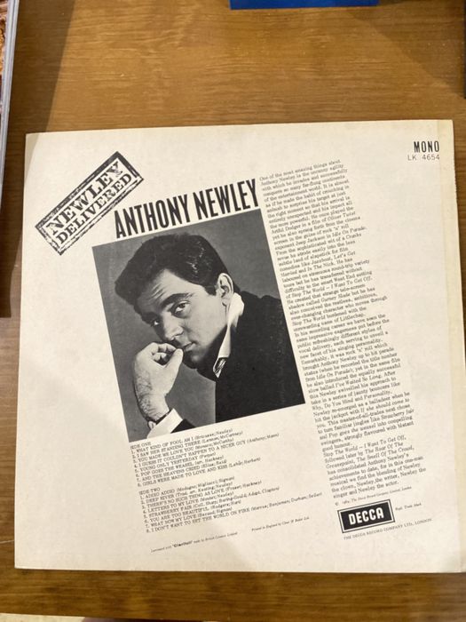 Vinil Anthony Newley - Newley Delivered
