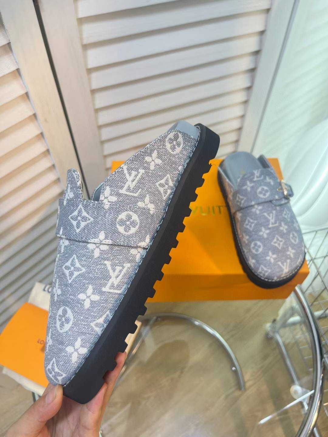 Louis Vuitton Buty, sandaly klapki, skora 180211