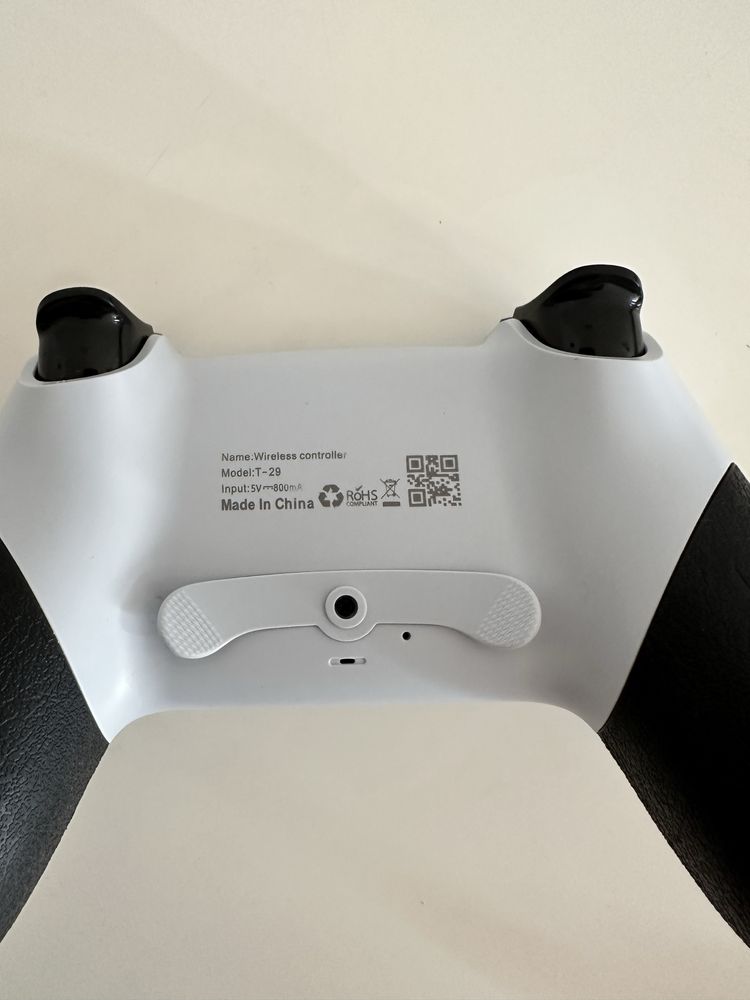 Pad bezprzewodowy T-29 | PS4 / PC / Smartfon | Stan bardzo dobry