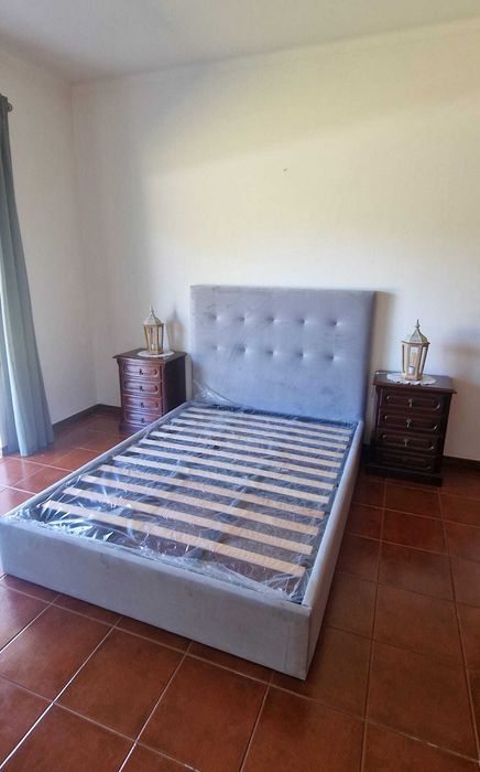 Camas De Casal Estofadas Top de Gama 190x140m Estrado Incluído 199€ !!