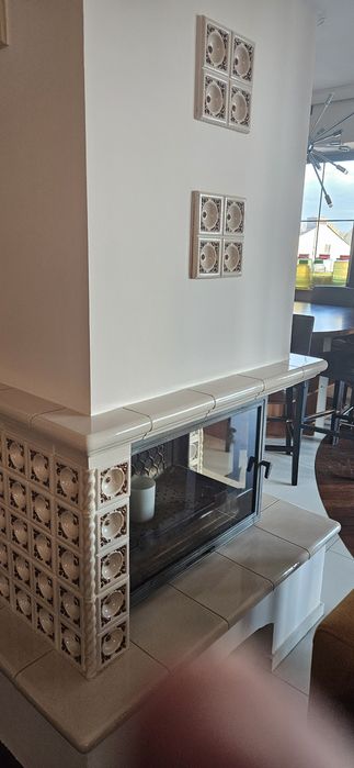 Kominek z pieknymi kaflami do samodzielnego demontażu