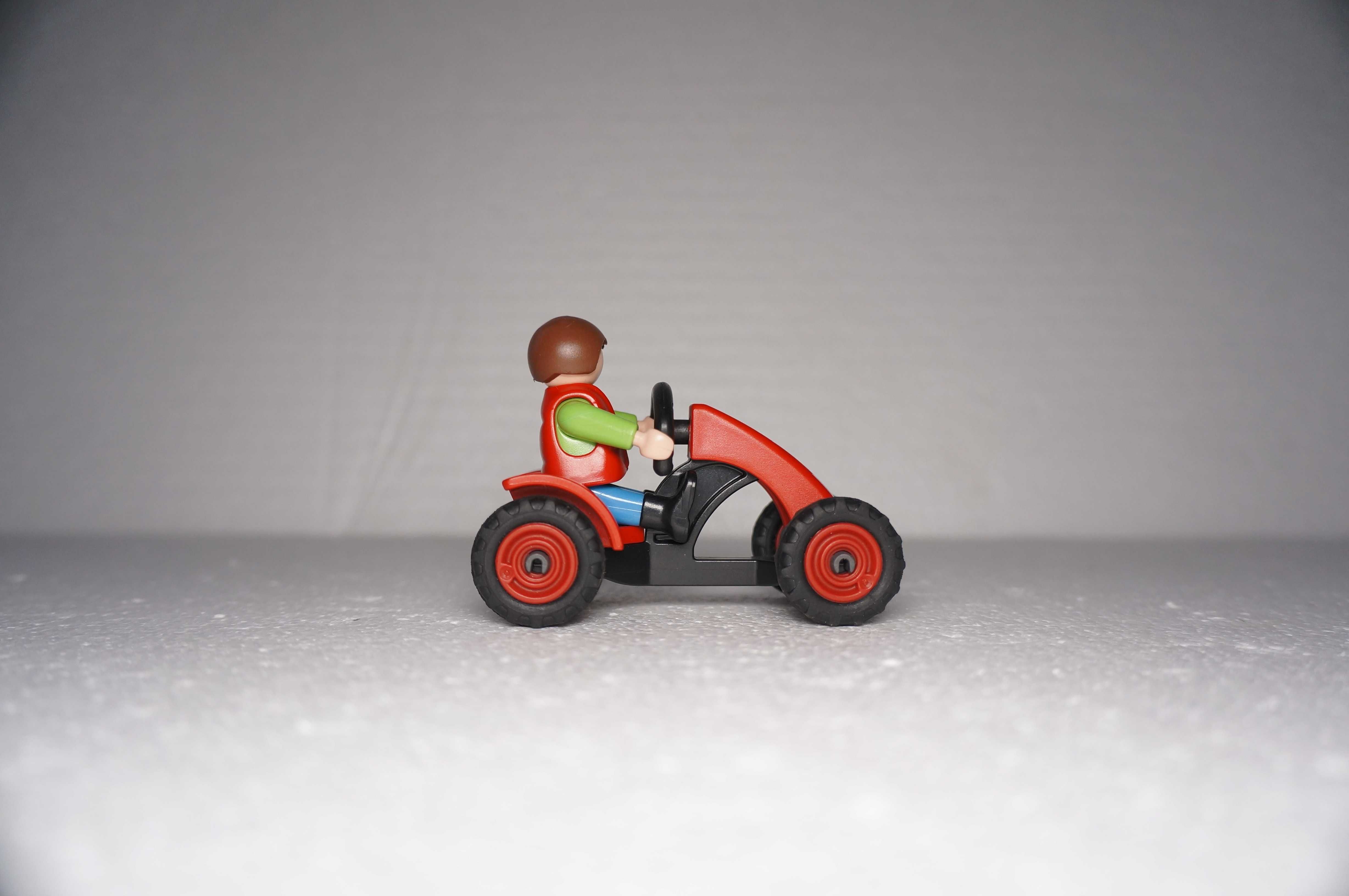 Playmobil m126 Ludziki chłopiec na gokarcie Playmobile