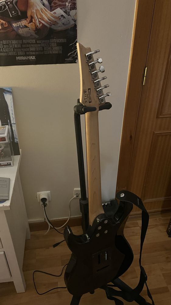 Guitarra Ibanez + Acessórios