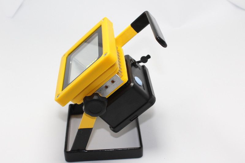 Ручний прожектор Bailong BL-204 100W