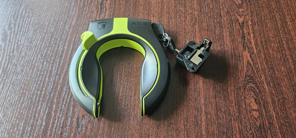 Blokada, podkowa AXA, zamek shimano steps, wkładka steps, bosch.