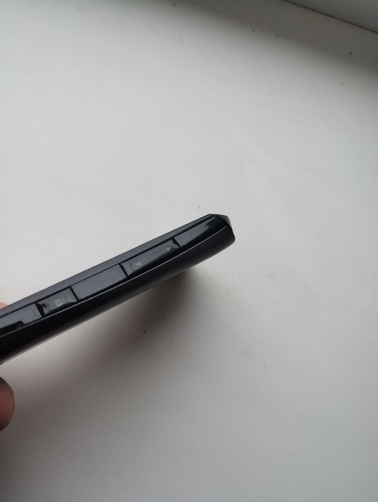 Nokia 305 смартфон.