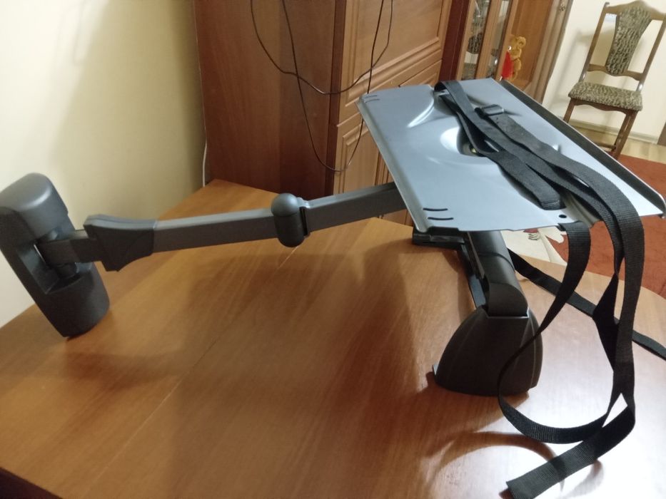 Кронштейн під телевізор.