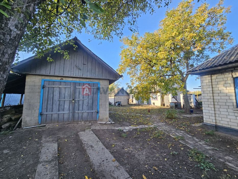 Будинок в Худяках, центр, 25 соток ділянка