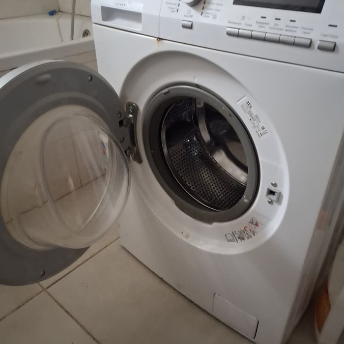 Продаю бу пральну  AEG на 6.5 кг (под ремонт)