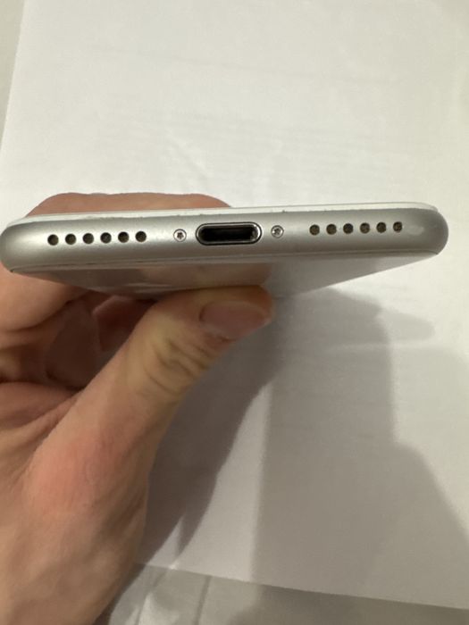 Iphone 8 64 gb white piękny
