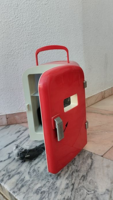 Mini Frigorífico 220 volts / Isqueiro