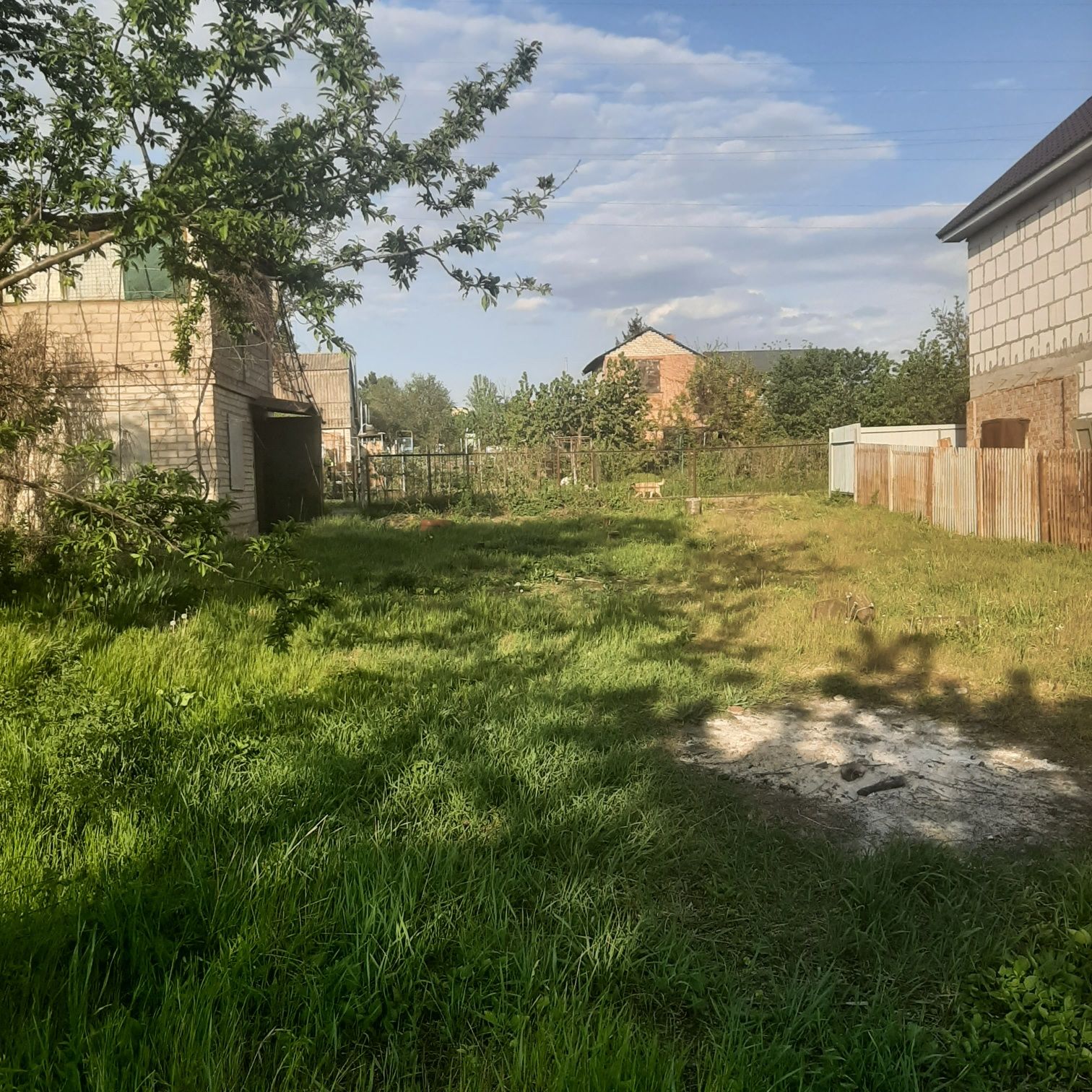 Продам дачу з будиночком