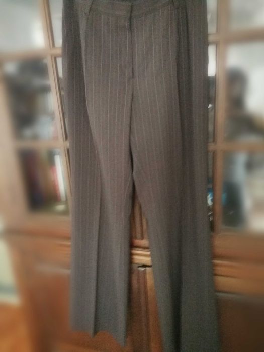 Fato calça e casaco - corte; muito bonito e confortável.