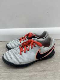 Turfy korki Nike Tiempo 35