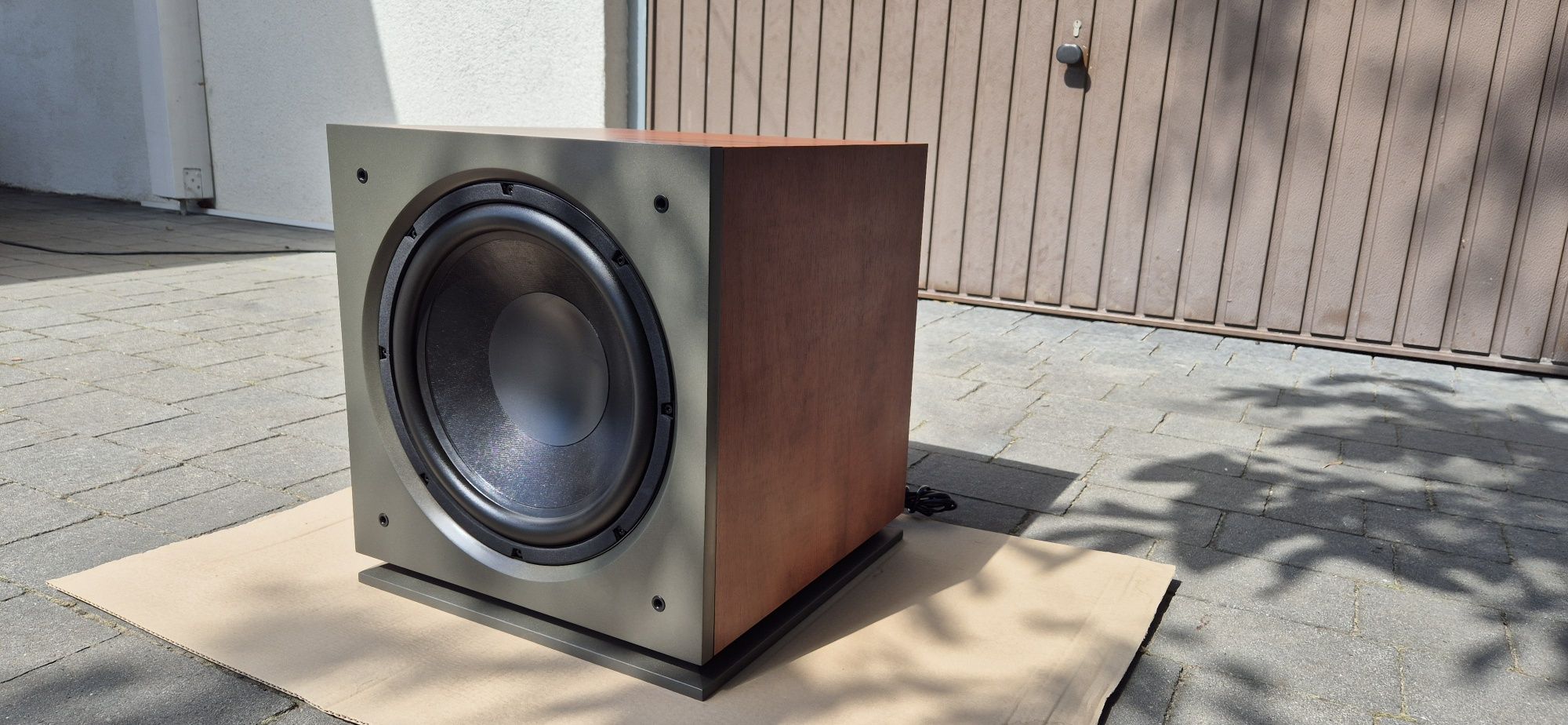 Subwoofer Dali Concept sub aktywny w bdb stanie