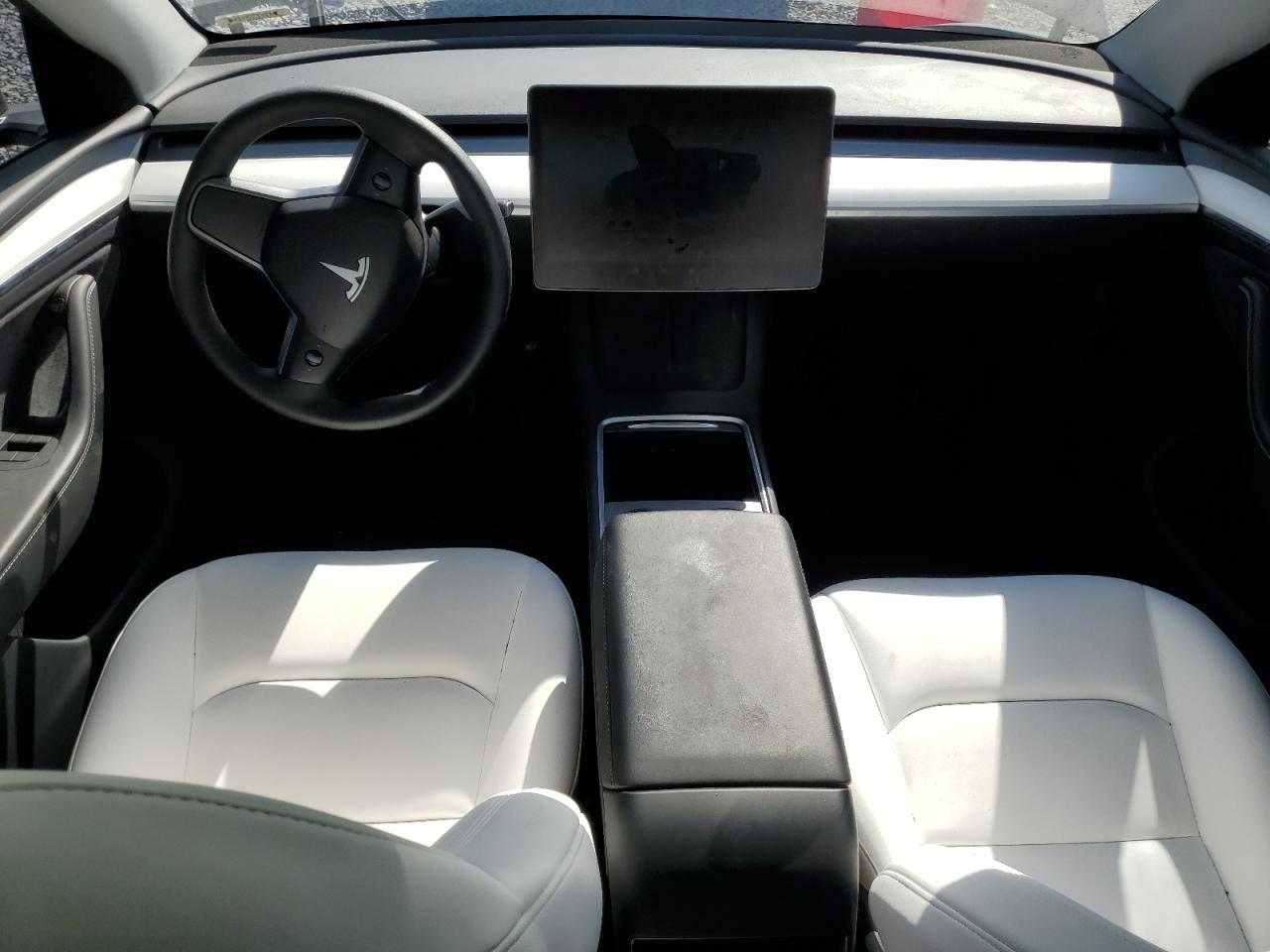2024 TESLA MODEL Y (Нульове мито до 2026!)