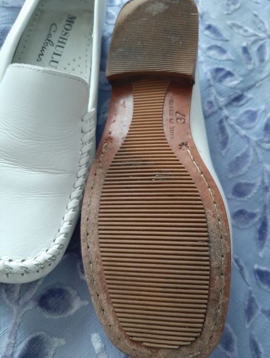 Белые кожаные туфли, маккасины