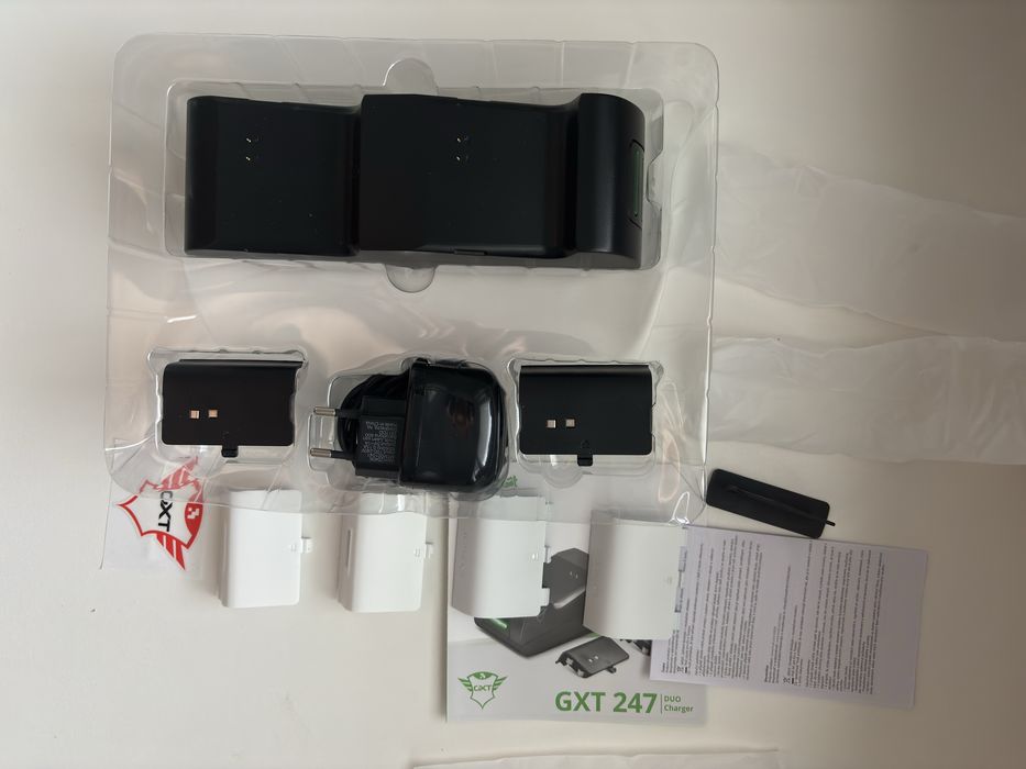 TRUST Ladowarka do padów Xbox One DUO CHARGE DOCK GXT 247