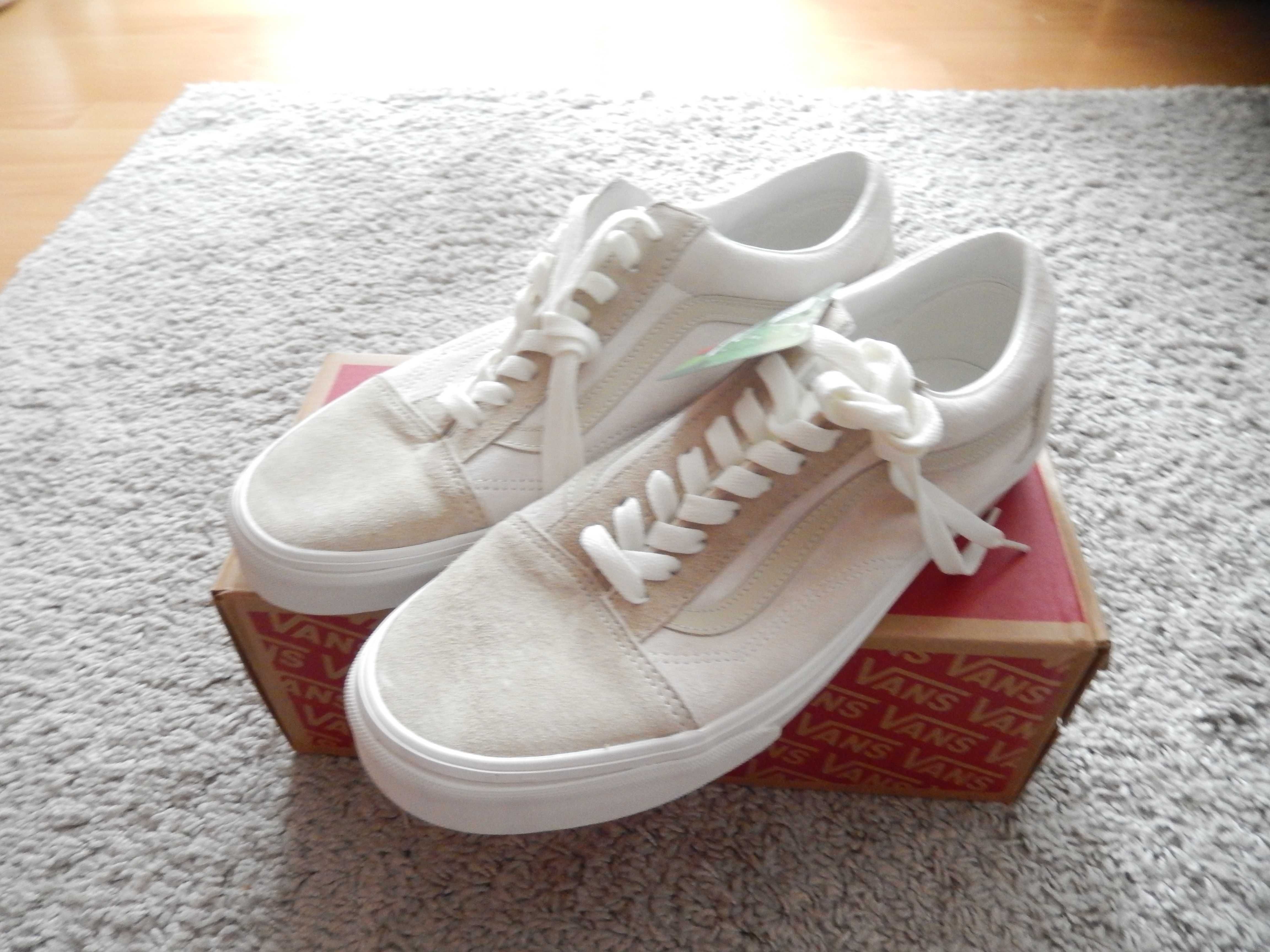 nowe męskie buty Vans Old Skool Pig Suede rozmiar 44,5 (29 cm)