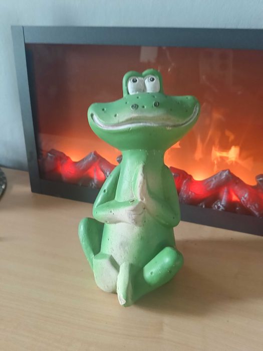 Figurka ogrodowa żaby