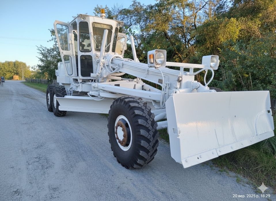 Продам автогрейдер ДЗ 180