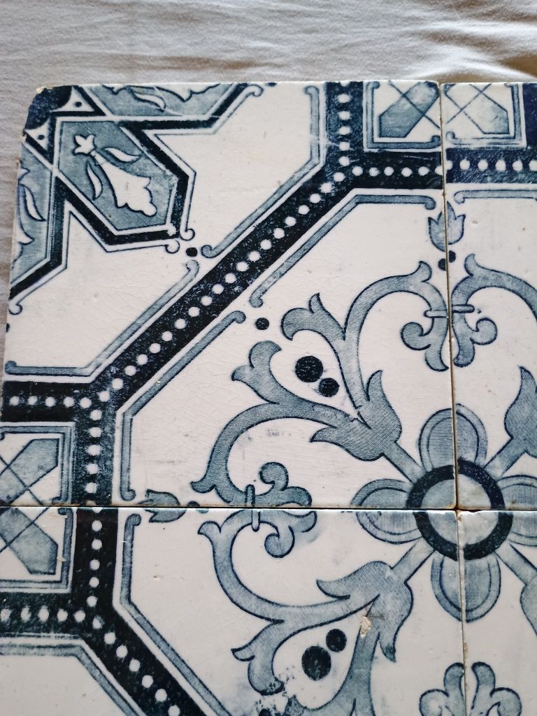Conjunto de 4 azulejos da Fábrica de Loiça de Sacavém (sec.XIX)