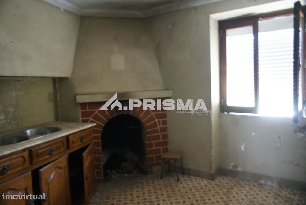 Moradia T3 para venda em Escalos de Baixo