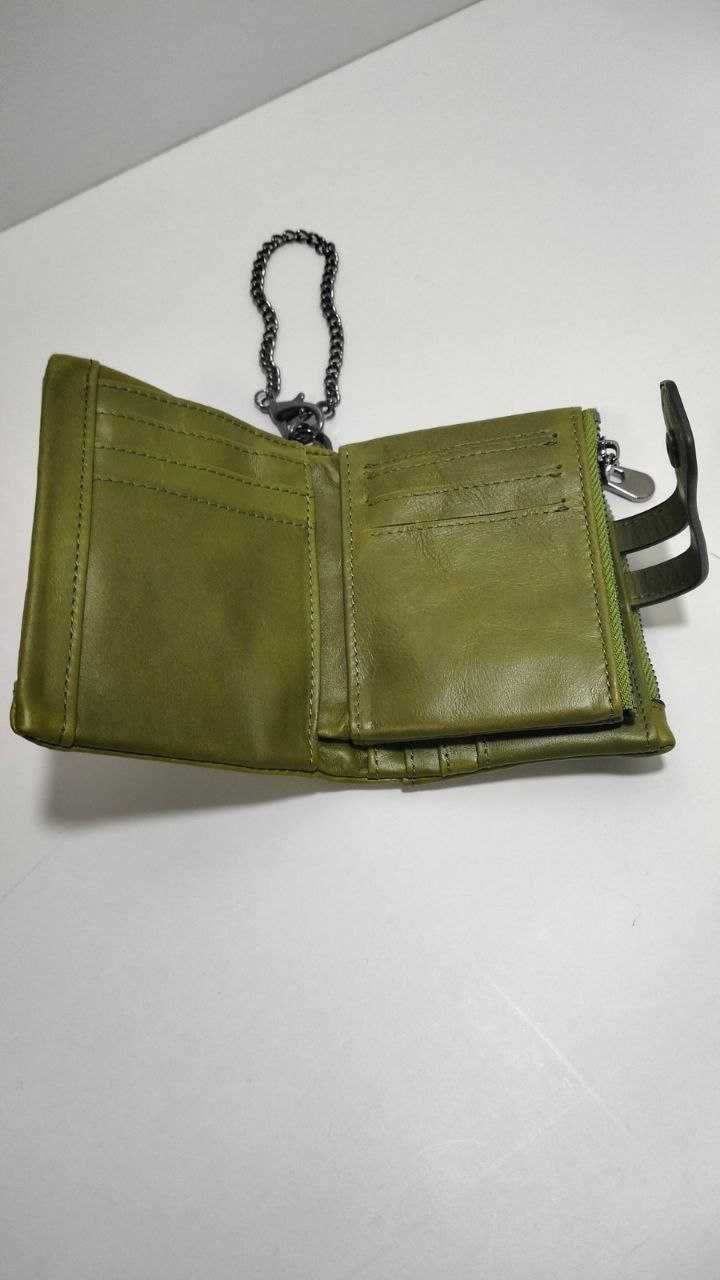 Универсальный кожаный кошелёк с цепочкой.