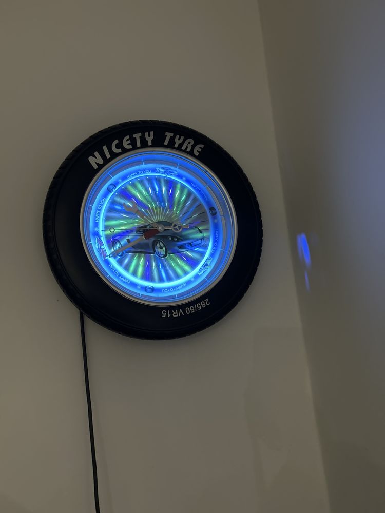Zegar swiecacy auto