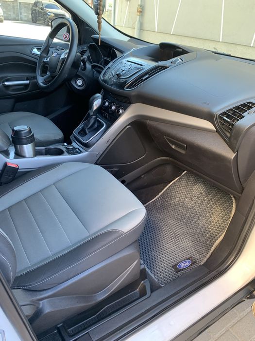 Продам Ford escape 2015 року