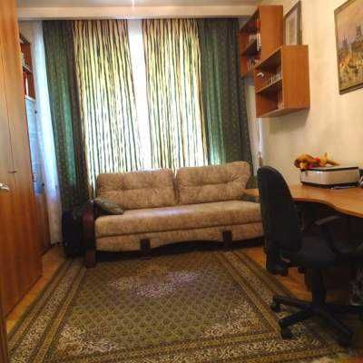 сдам большую современную 3-к. квартиру Печерск метро Арсенальная 3 мин