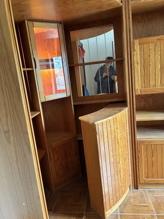 Vendo móvel de sala com bar de canto.