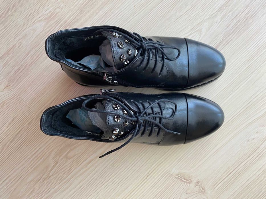 Продам кожаные осенне-весенние ботинки Anemone