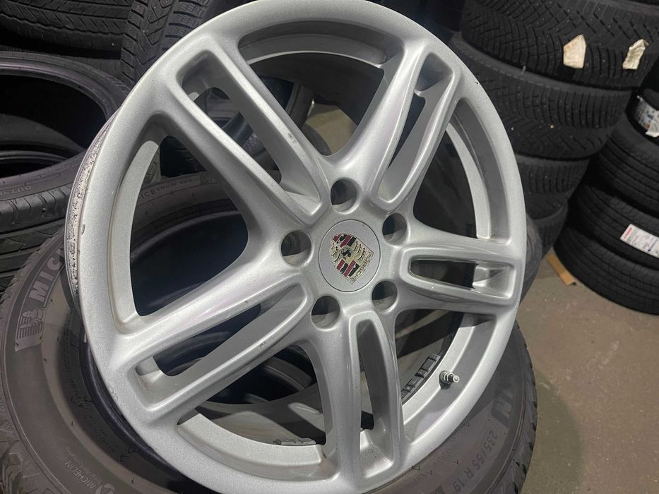 Диски оригінальні Porsche Panamera R19.