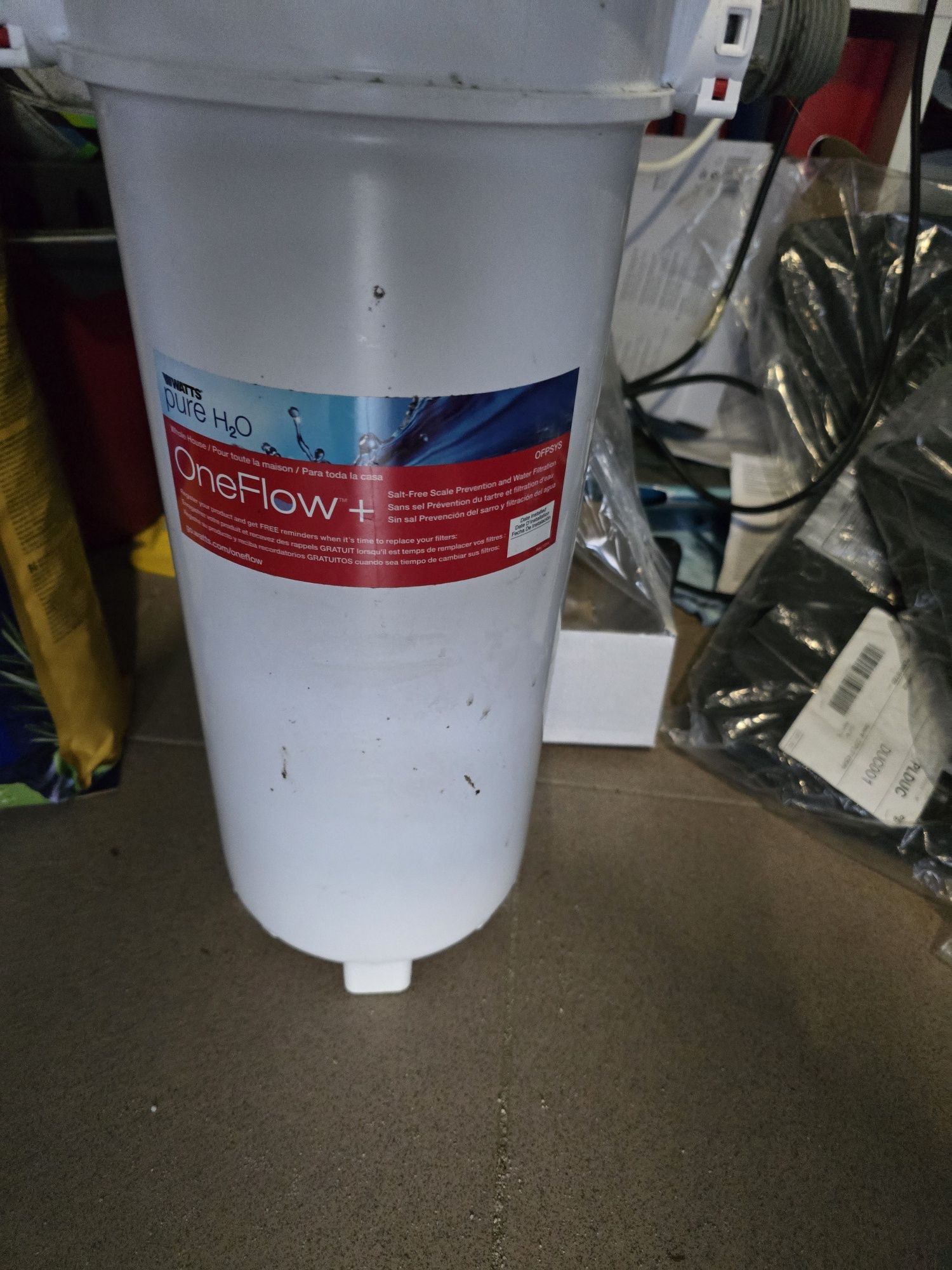 Obudowa filtra OneFlow Watts zmiękczającego wodę.