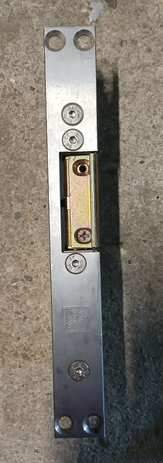 Zamek elektromagnetyczny  eff eff