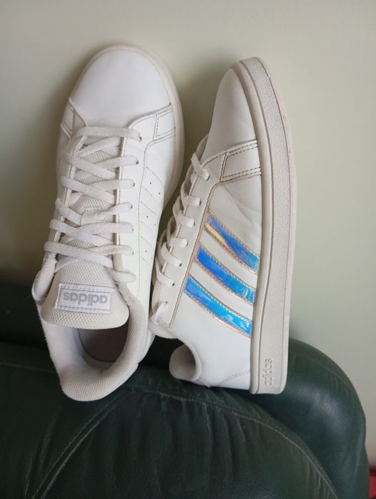 Кросівки Adidas чудовий стан р.39, 24,5см