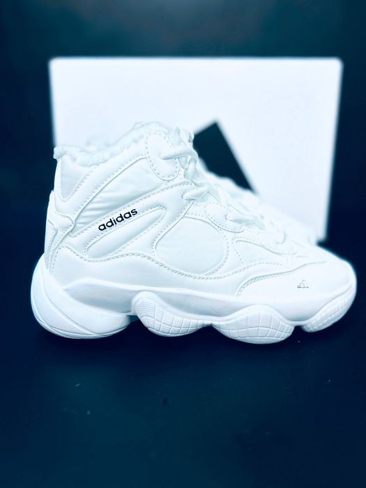 Женские кроссовки Adidas Белые кожаные зимние кросівки  Адідас