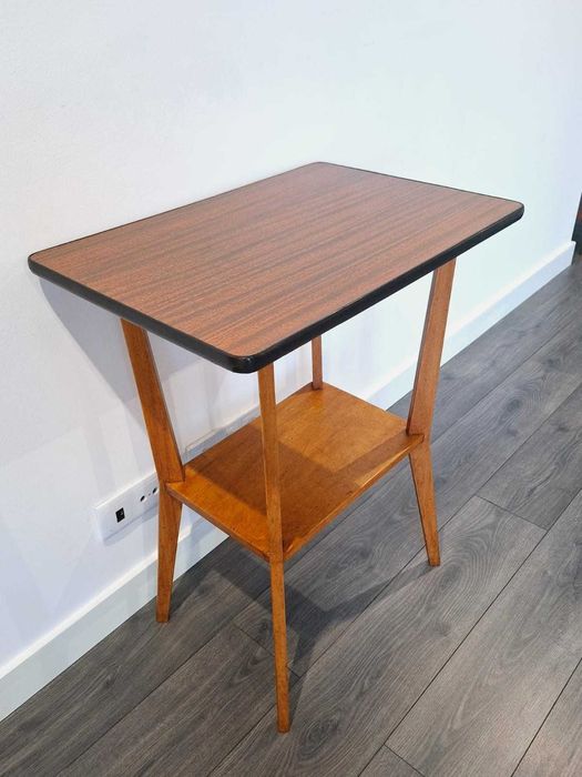 Mesa de apoio / TV vintage. Side table