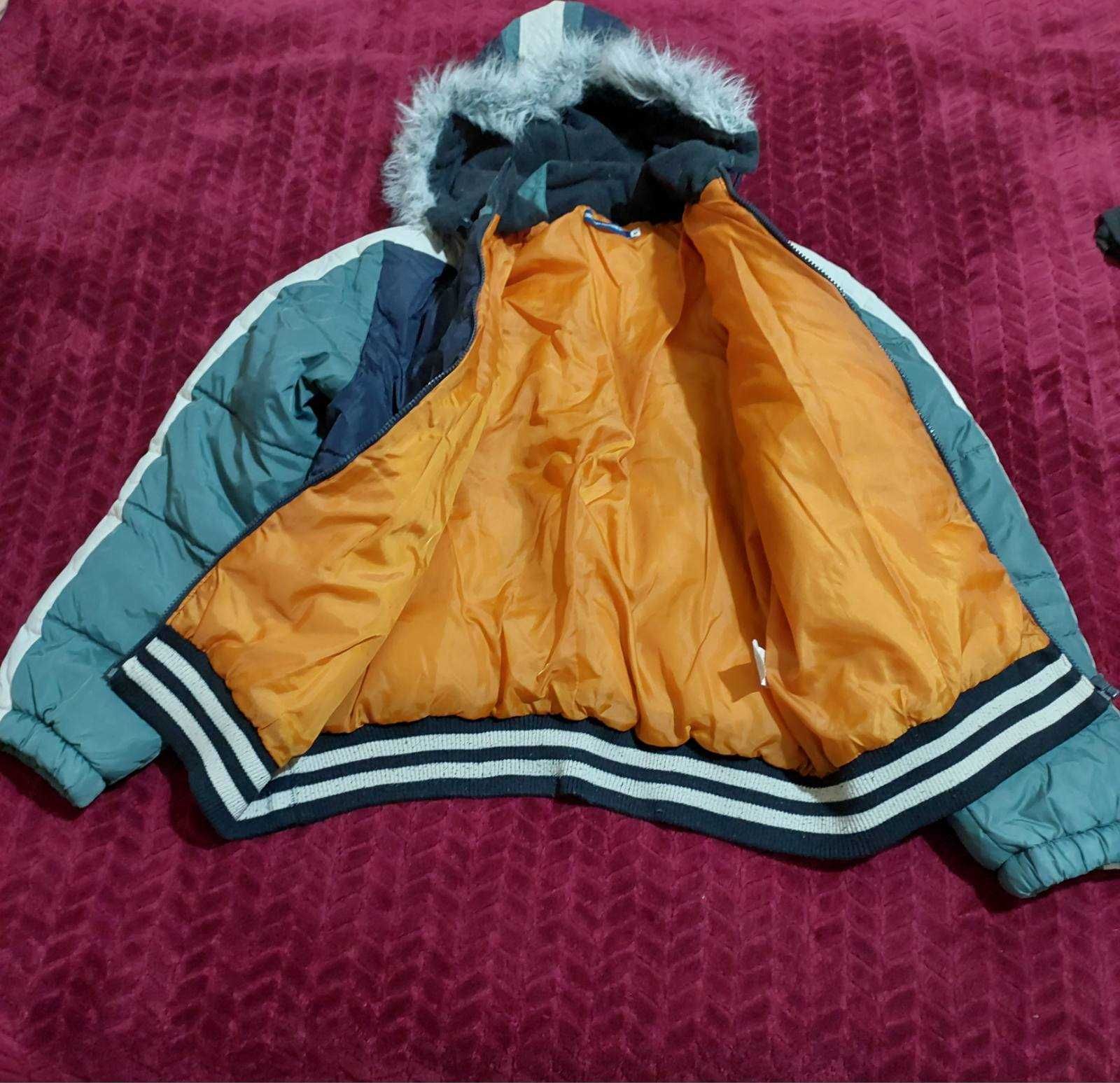 Дитяча зимова куртка
Розмір 46-48