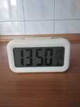 Zegar budzik cyfrowy na baterie