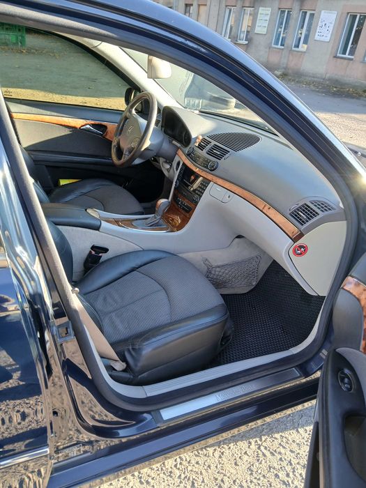 Mercedes-Benz E-Class w211