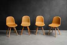 Quatro cadeiras luxuosas