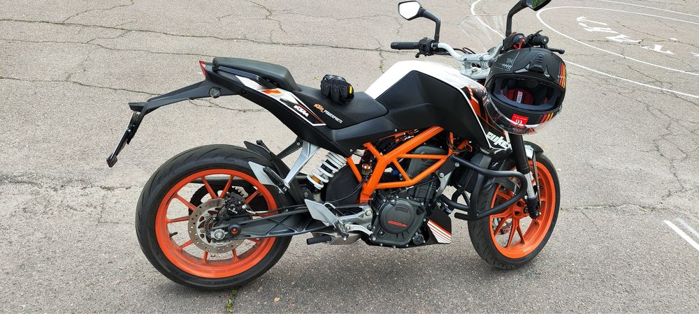 Мотоцикл KTM DUKE 390