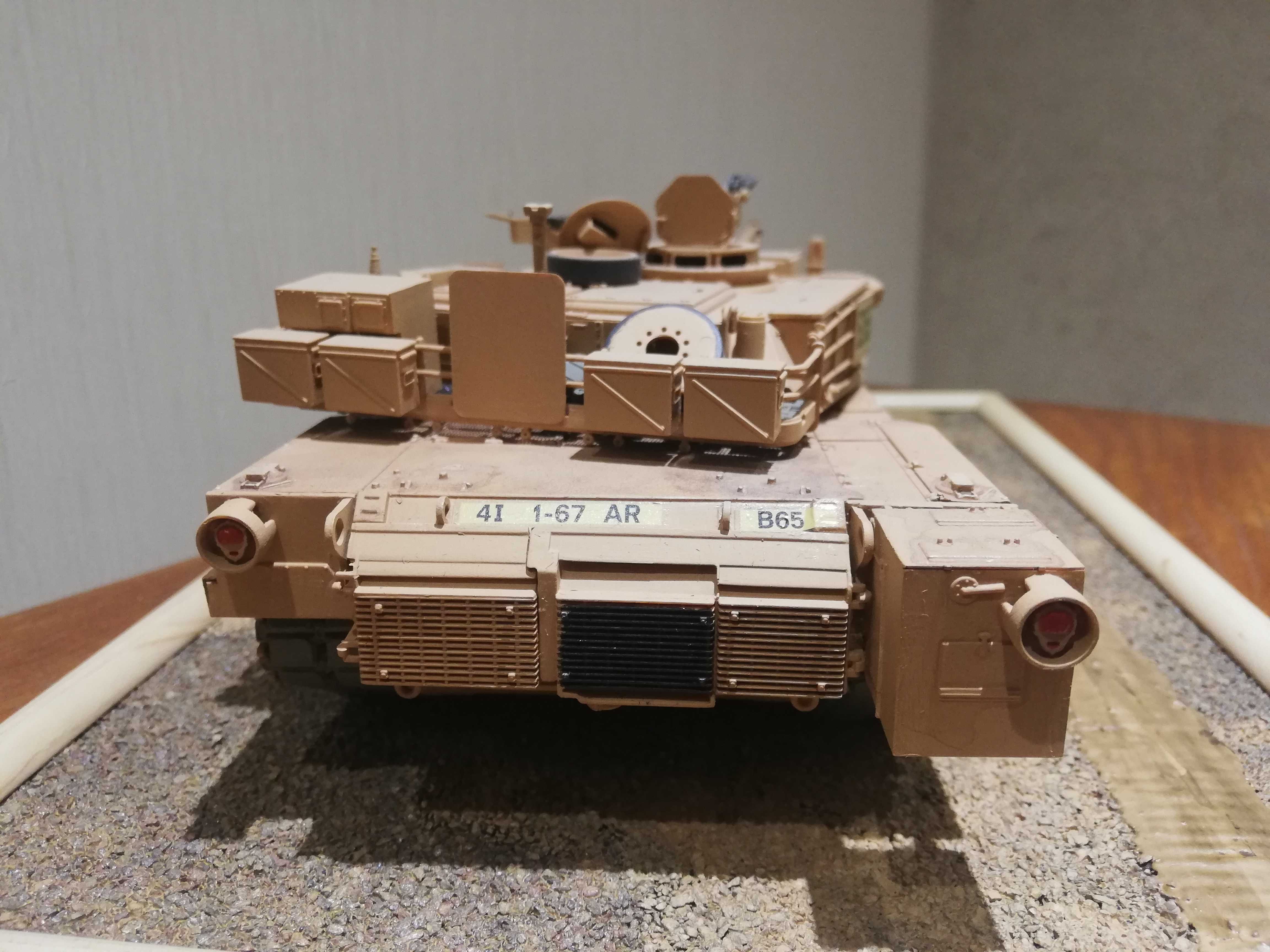 Модель танка Abrams M1A2 масштаб 1:35