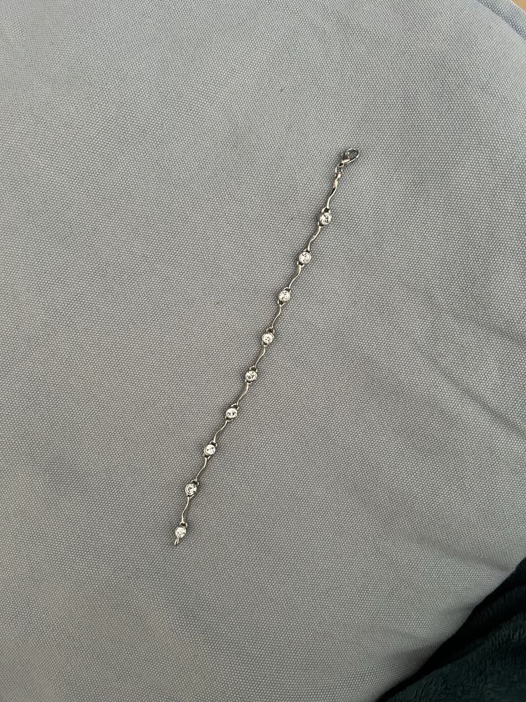 Pulseira prata com brilhantes mulher