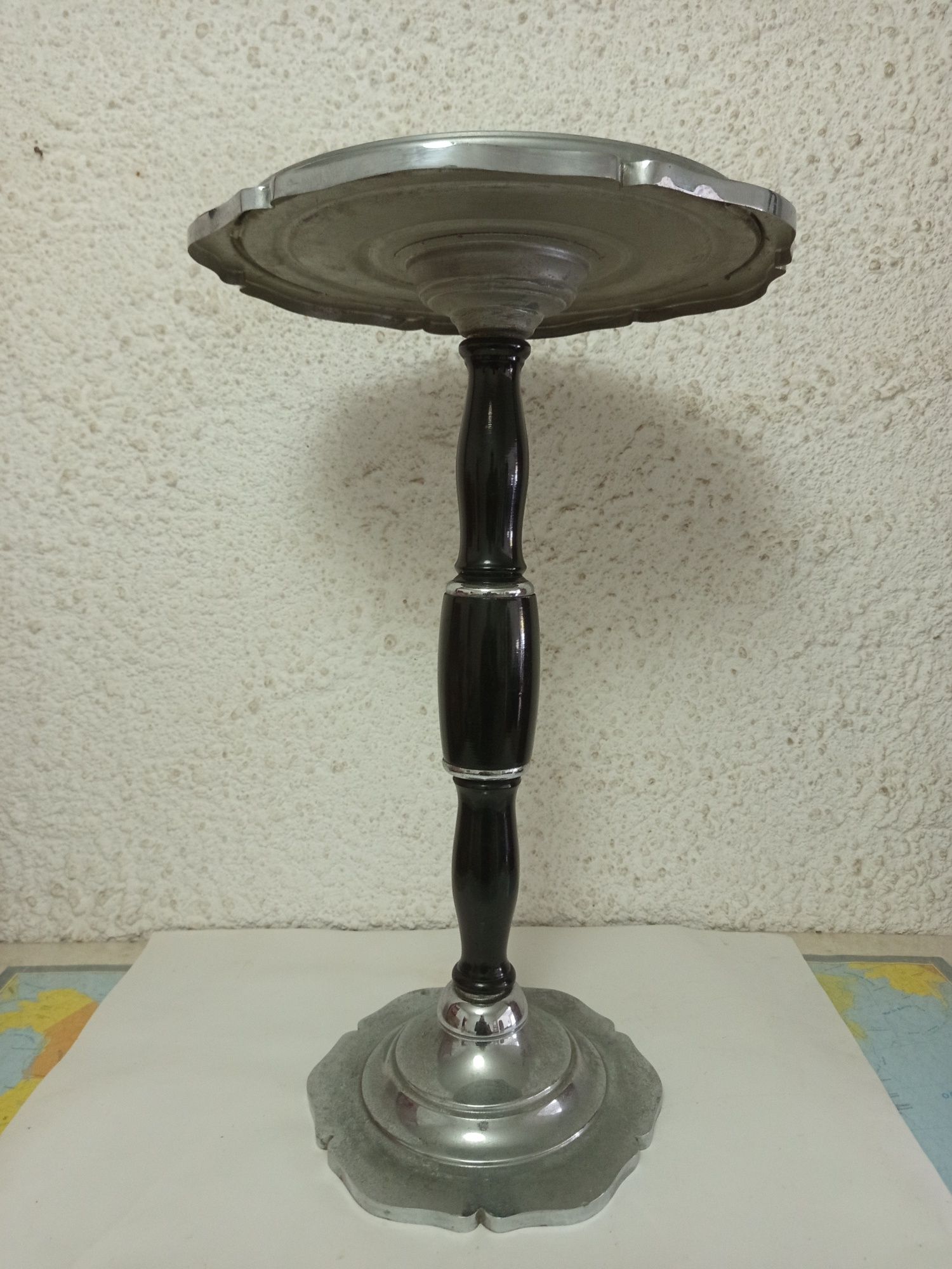 Mesa antiga pequena 63 Cm