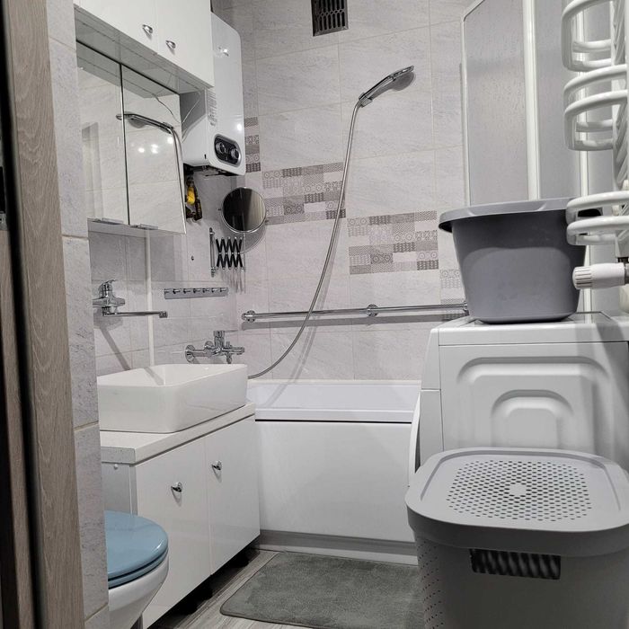 Wynajmę umeblowane mieszkanie M-3 Jastrzębie-Zdrój.